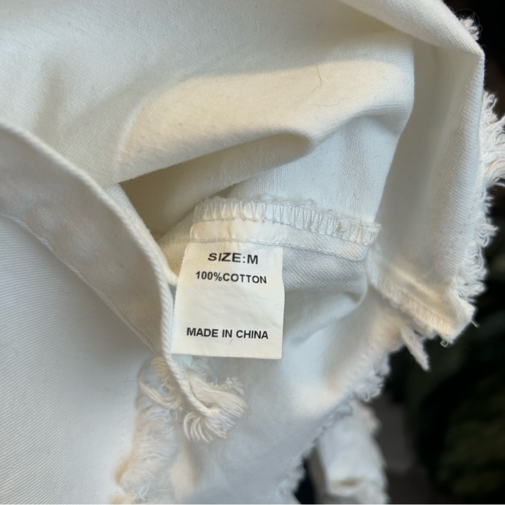 Malibu & Co White Button Down Denim Shirt with Silver Sequins Pockets. Size M - Picture 5 of 5